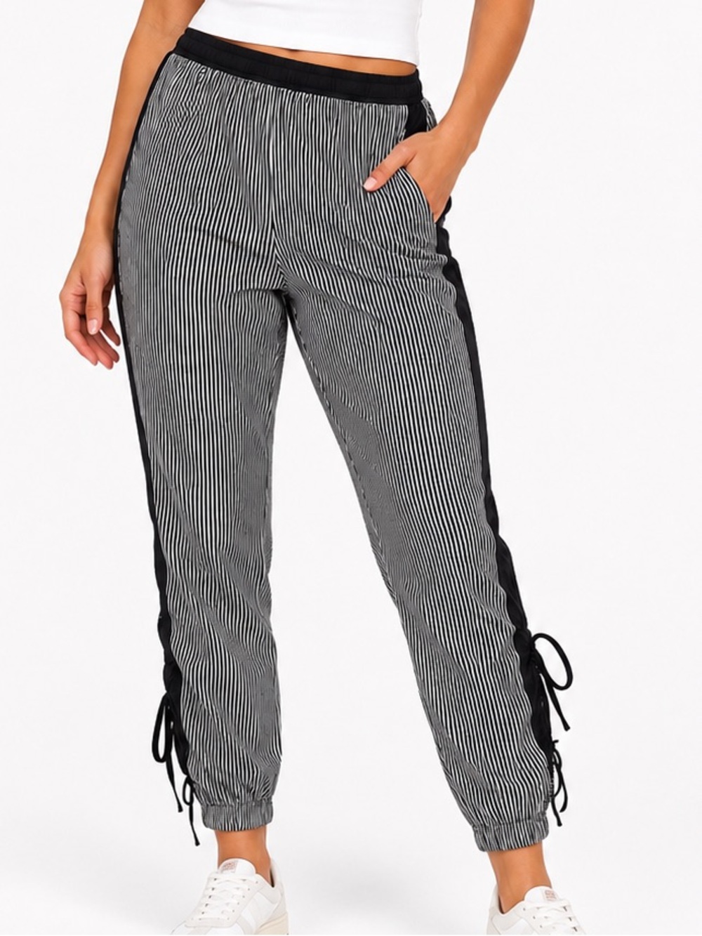 Chico’s black label pull-on tie ankle pants, size Medium